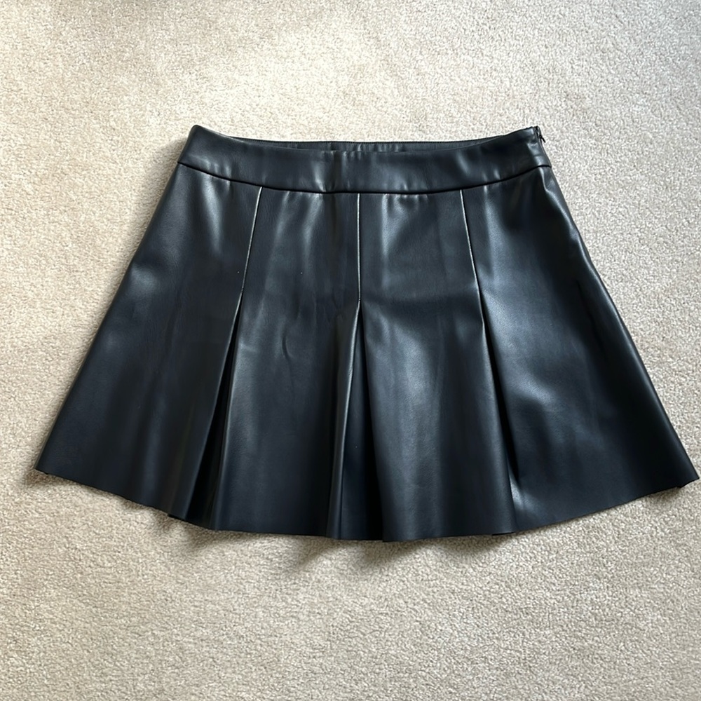 Scoop Faux Leather skirt. Great condition! Size large